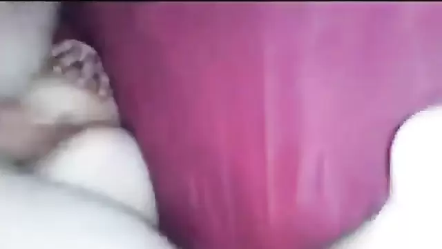 Azeri hatun, sevgilisinin aletine sertçe boşalıyor.